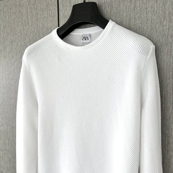 Zara White Textured Long-Sleeve Crewneck - Size Medium - Picture 3 of 6